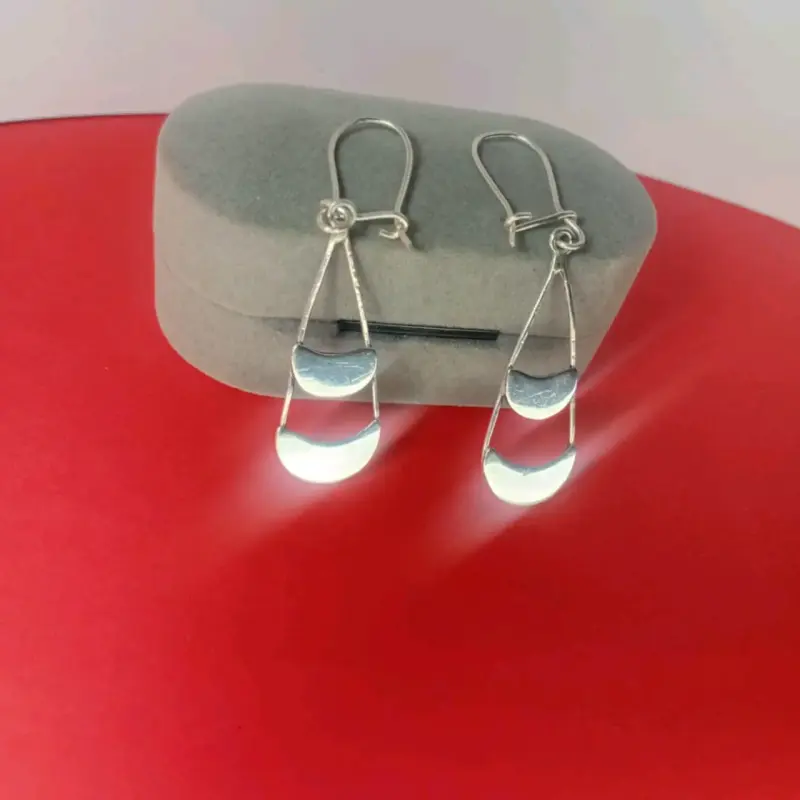Anillo de plata con diseño grabado - 2