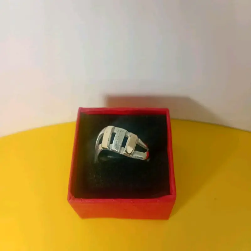 Anillo de plata con diseño grabado - 3