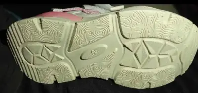 Zapatillas deportivas infantiles coloridas talla 28 - miniatura 3
