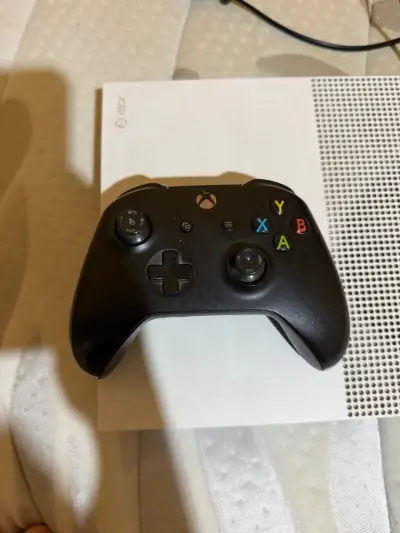 Consola Xbox One S con mando - miniatura 3