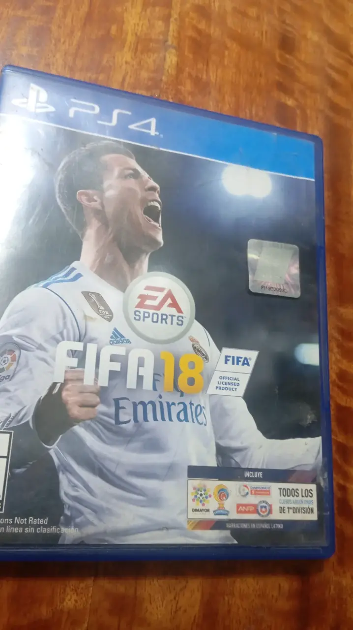Juego FIFA 18 para PS4 en buen estado - 2