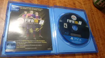 Juego FIFA 18 para PS4 en buen estado - miniatura 3