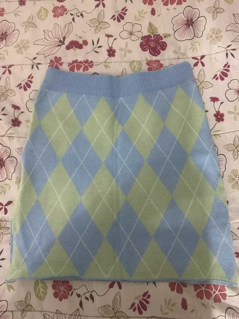 Falda corta de rombos azul y verde