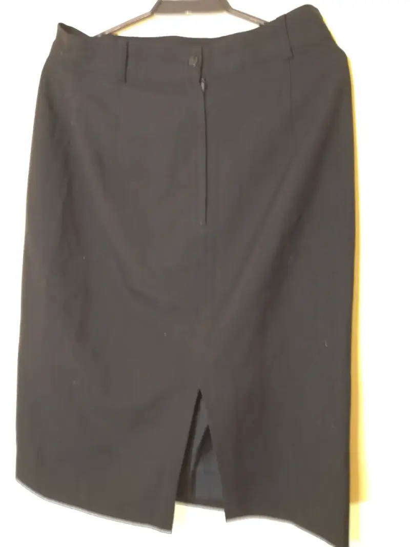 Falda negra elegante para mujer - 2
