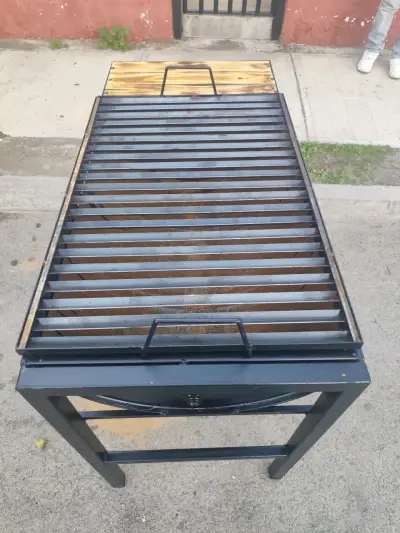 Parrilla medio barril, de acero con mesa lateral - miniatura 1