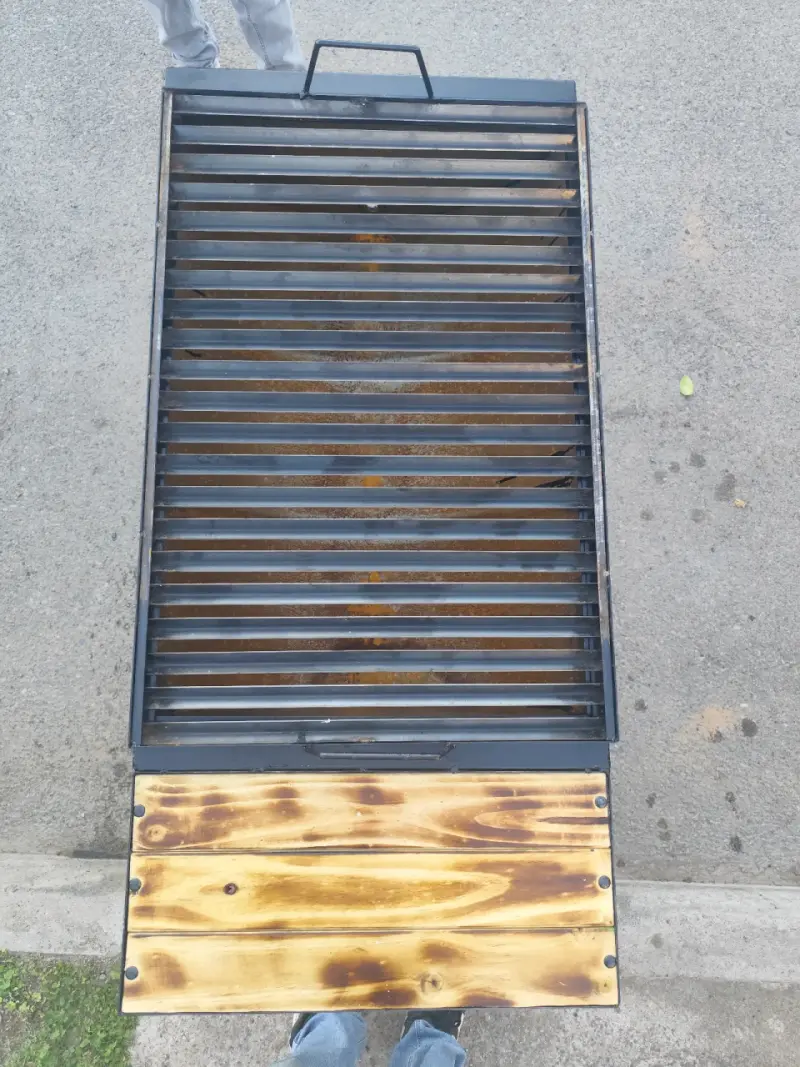Parrilla medio barril, de acero con mesa lateral - 3