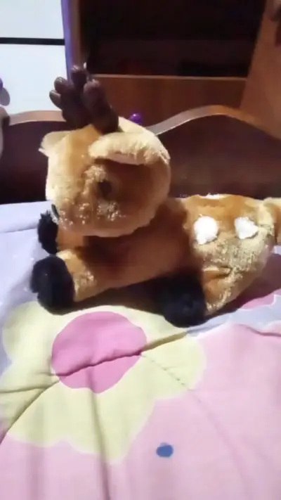 Peluche de reno suave y adorable - miniatura 1