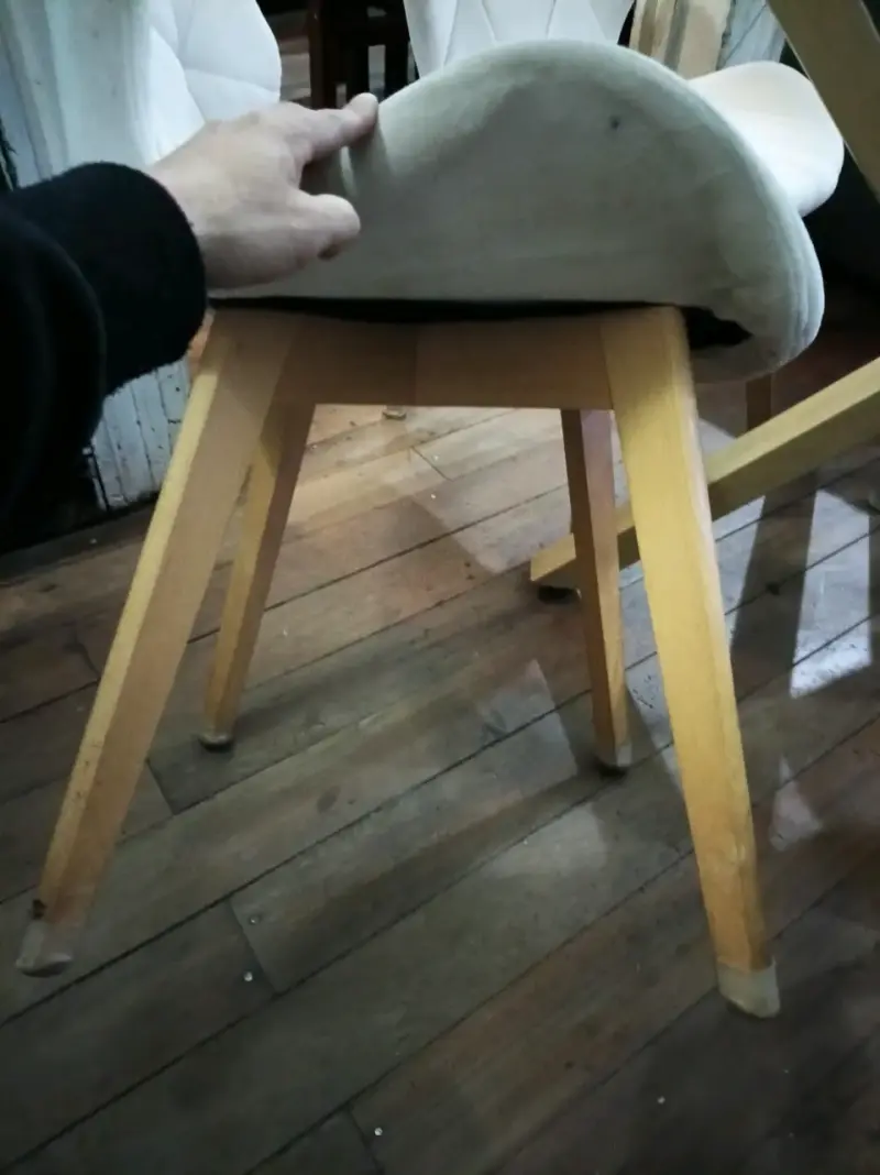 Mesa de comedor redonda de vidrio con 4 sillas - 6
