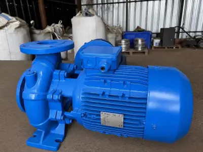 Bomba de agua industrial azul 7.5 kW - miniatura 1