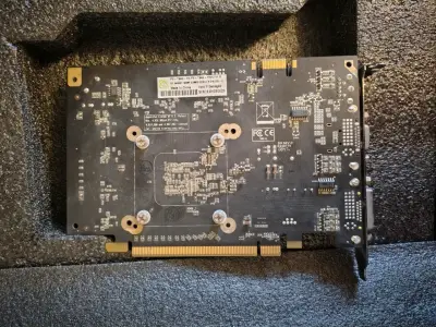 Tarjeta gráfica XFX NVIDIA GeForce 9400 GT - miniatura 2