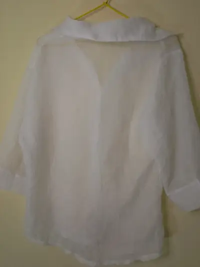 Blusa blanca de lino para mujer - miniatura 3