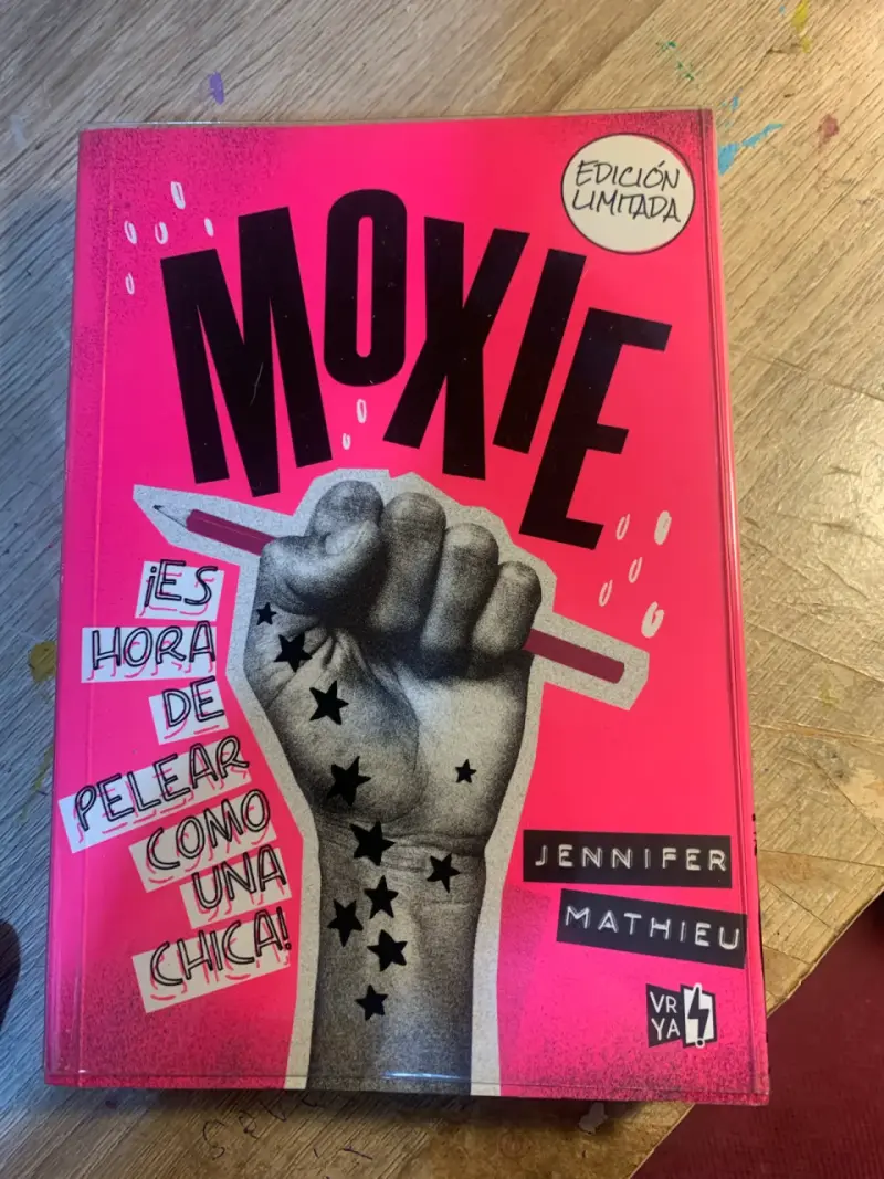 Libro Moxie Edición Limitada Jennifer Mathieu - 1
