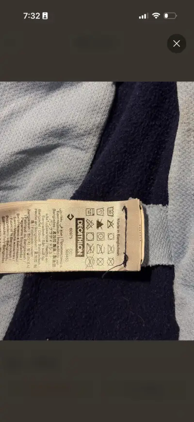 Chaqueta Deportiva Acolchada Azul Marino Con Capuc - miniatura 3