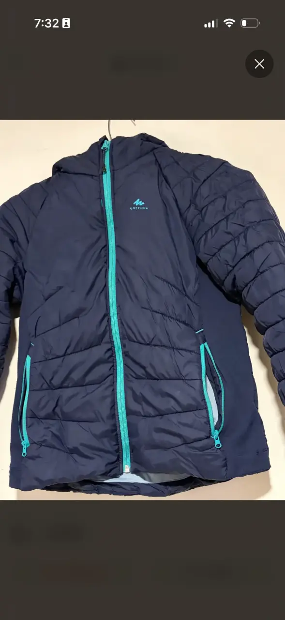 Chaqueta Deportiva Acolchada Azul Marino Con Capuc - 5