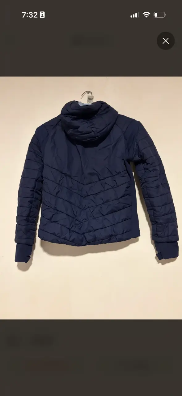Chaqueta Deportiva Acolchada Azul Marino Con Capuc - 6