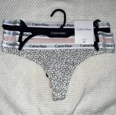 Pack de calzones Tommy Hilfiger, Calvin Klein y Juicy Couture - miniatura 6