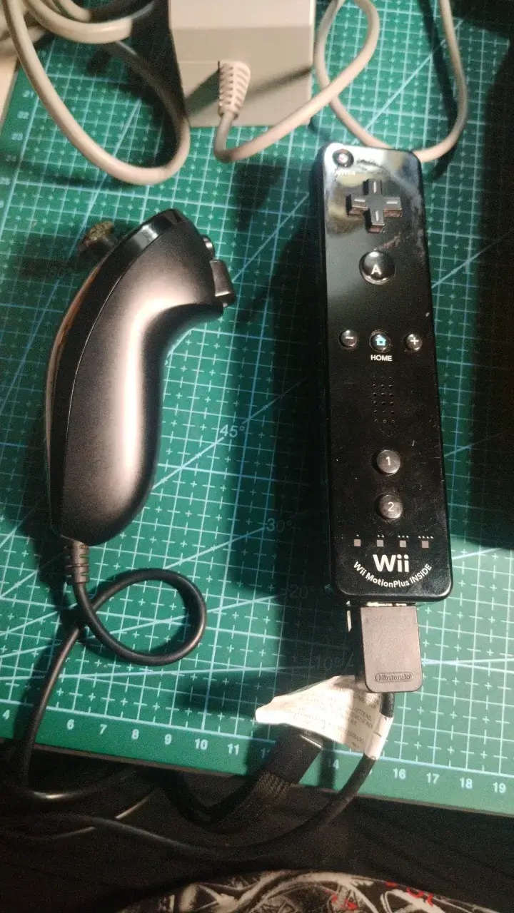 Consola Nintendo Wii con accesorios y juego - 3