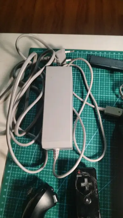 Consola Nintendo Wii con accesorios y juego - miniatura 5