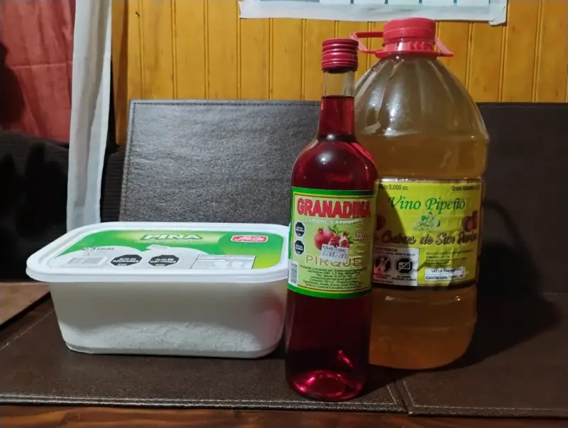 Set de Granadina, Vino Pipeño y Sal Fina