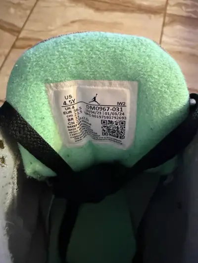 Zapatillas Nike Air Jordan 3 Retro Negro Verde - miniatura 4