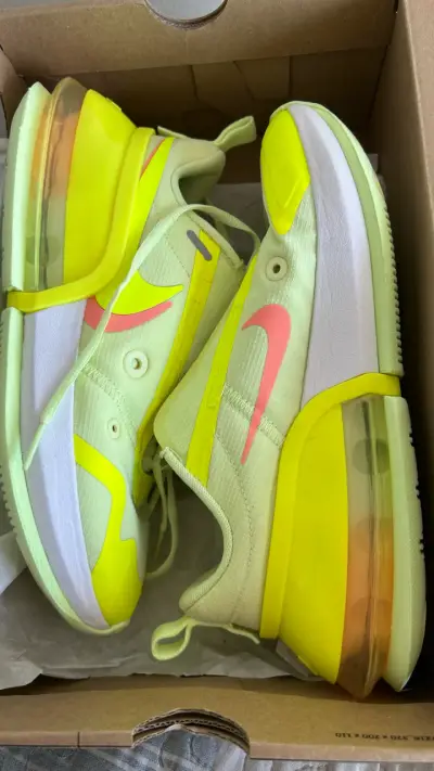 Zapatillas Nike Air Max Up in Volt and Atomic Pink - miniatura 1