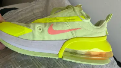 Zapatillas Nike Air Max Up in Volt and Atomic Pink - miniatura 4