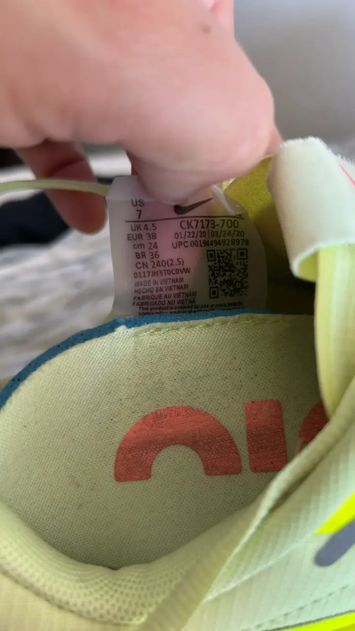 Zapatillas Nike Air Max Up in Volt and Atomic Pink - 6