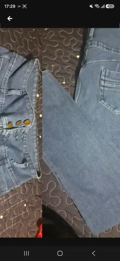 Jeans azul para mujer con botones decorativos - miniatura 1