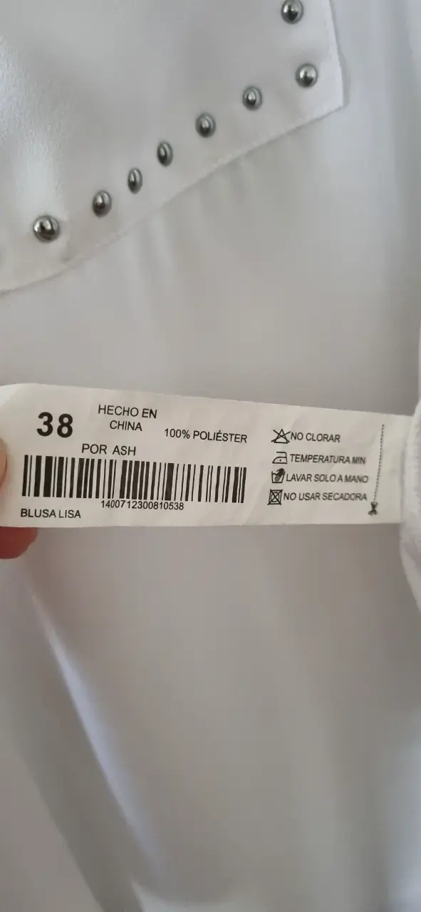 Blusa IO blanca con tachas en bolsillos talla 38 - 4