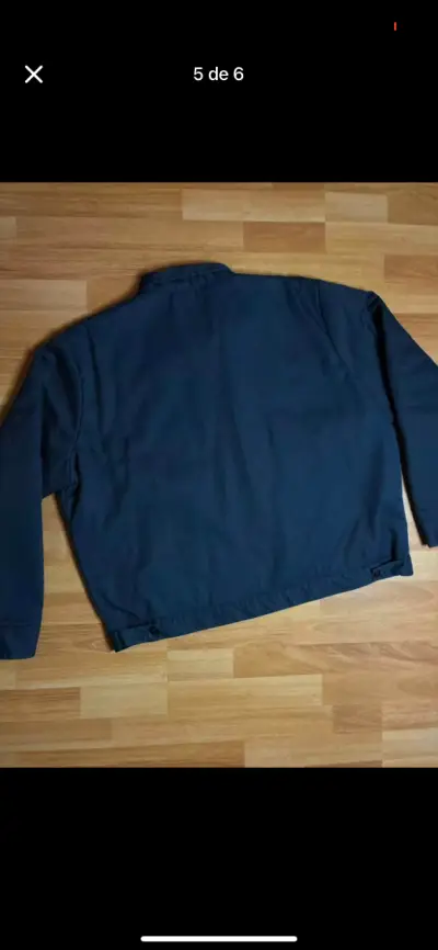 Chaqueta azul con parches estilo militar - miniatura 4