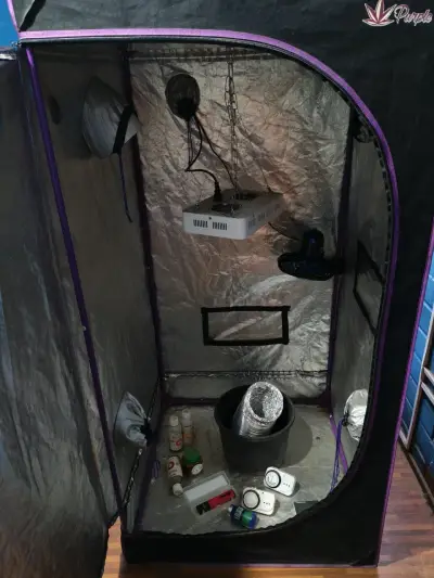 Carpa de Cultivo Interior con Luz LED - miniatura 1