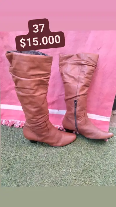 Botas negras de tacón alto talla 37 - miniatura 2