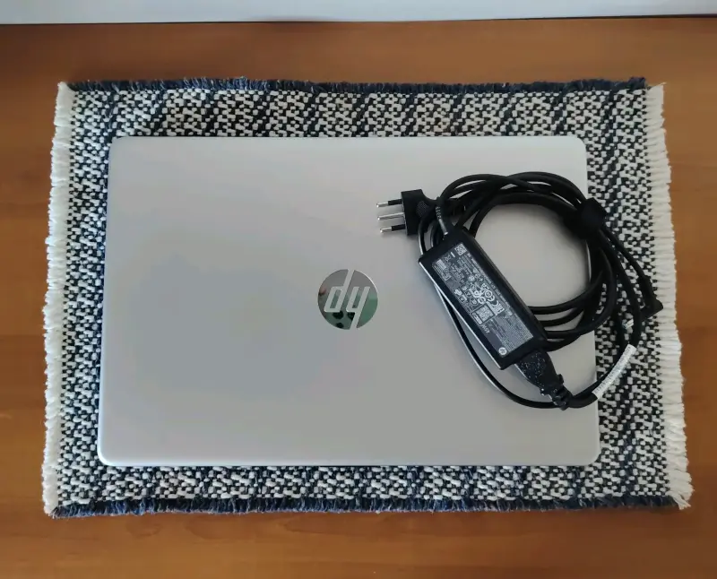 Vendo Computadora HP 15-ef2516la – Excelente estad - 1