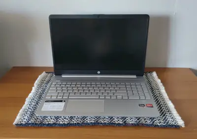 Vendo Computadora HP 15-ef2516la – Excelente estad - miniatura 2