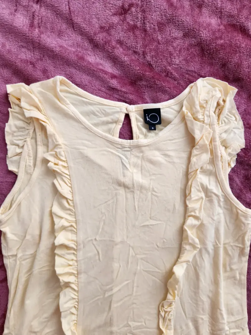 Polera sin mangas amarillo claro con volantes - 2