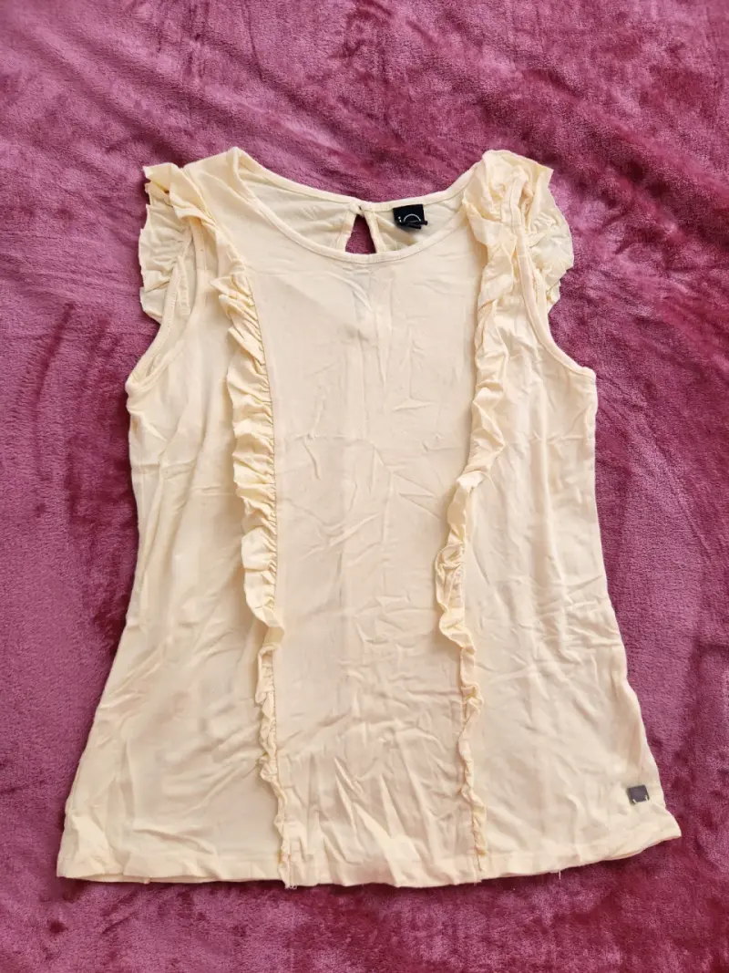 Polera sin mangas amarillo claro con volantes - 3