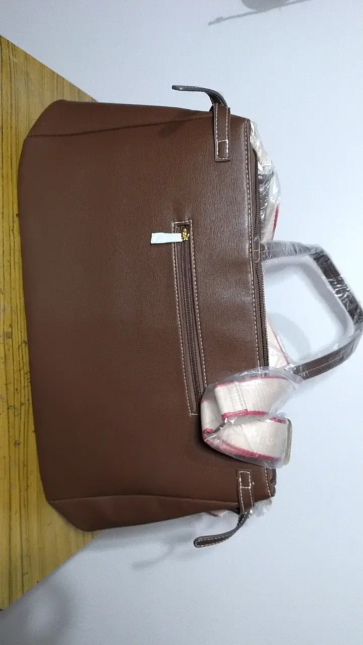 Bolso de mano marrón con correas ajustables - 2