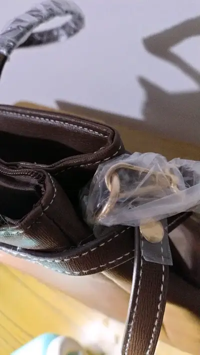 Bolso de mano marrón con correas ajustables - miniatura 4