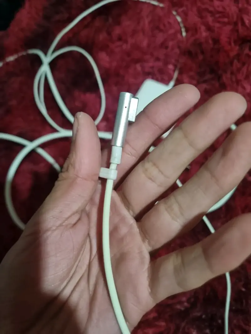 Cargador de MacBook con conector MagSafe - 5