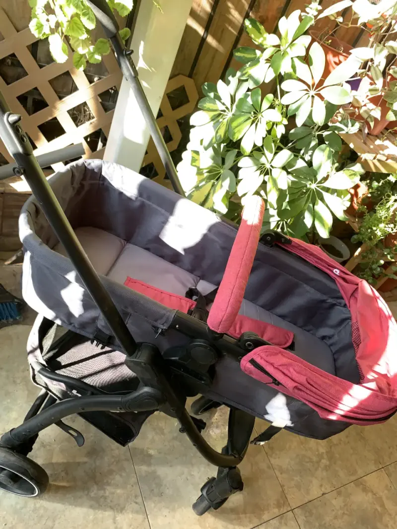 Coche de bebé Bebesit rosado y gris - 3