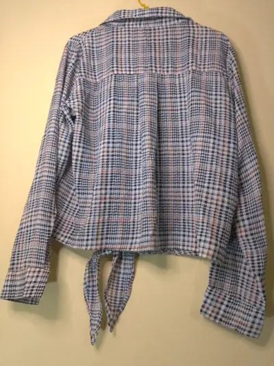Blusa de cuadros con lazo en la cintura - miniatura 3
