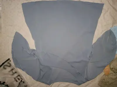 Blusa de mujer y enterizo - miniatura 2