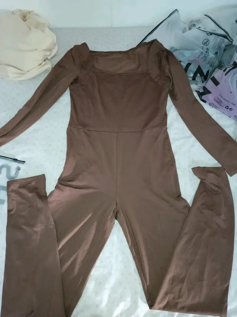 Blusa de mujer y enterizo - 4