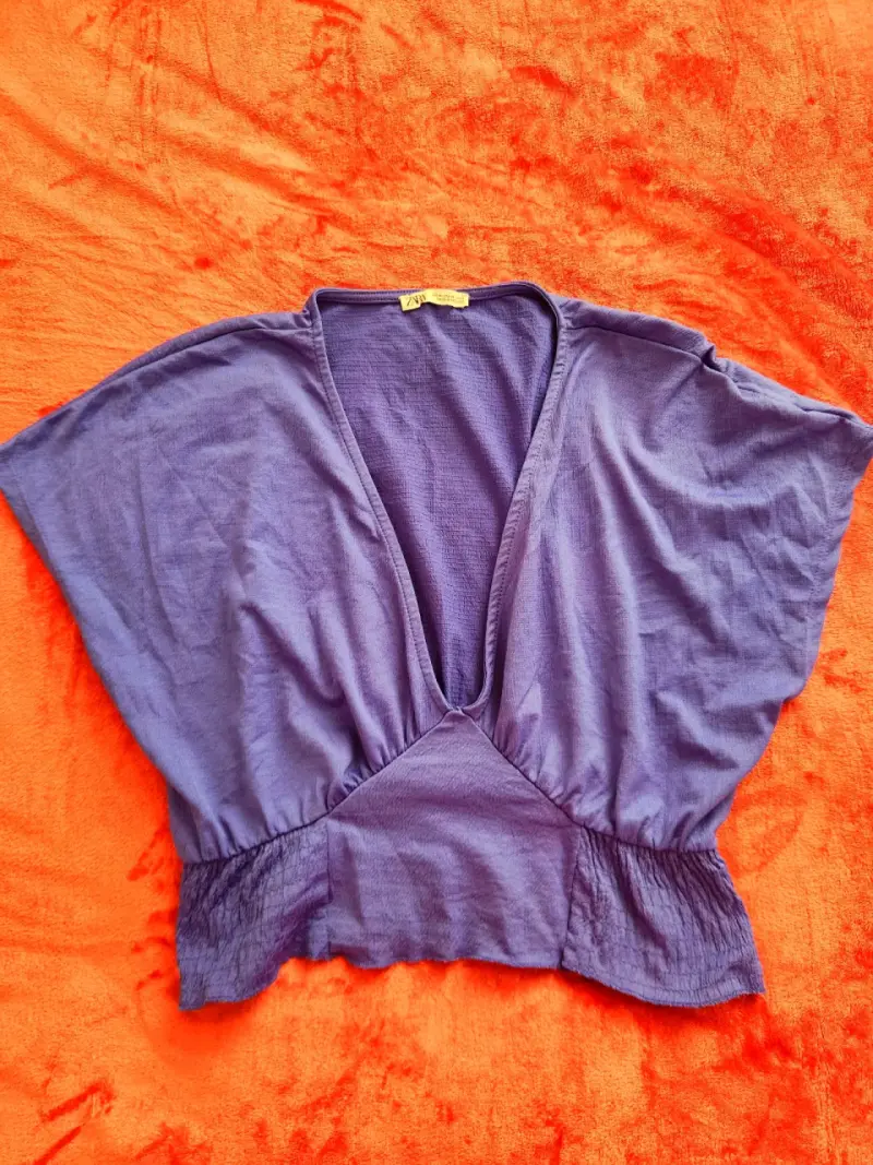 Blusa azul rey Zara con Escote en V - 1