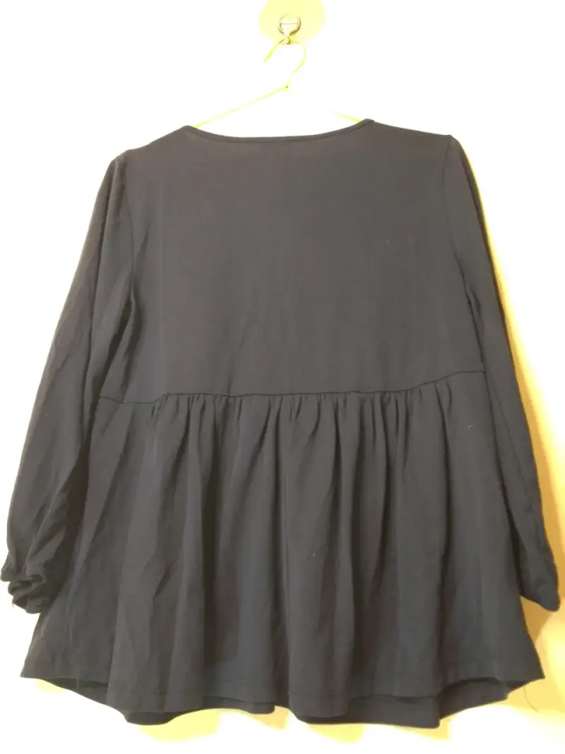 Blusa negra con encaje para mujer - 3