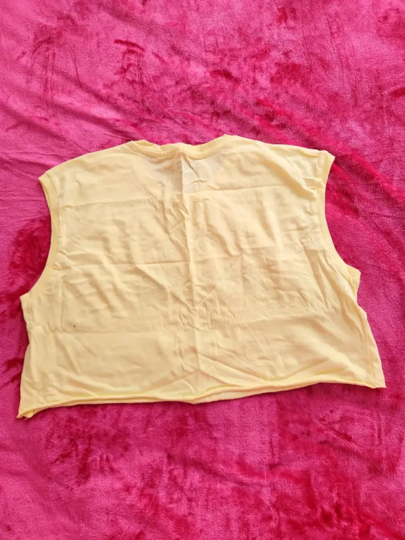 Polera sin mangas amarilla Issimo - 3