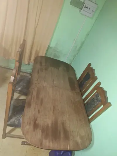 Juego de comedor de madera con sillas - miniatura 1