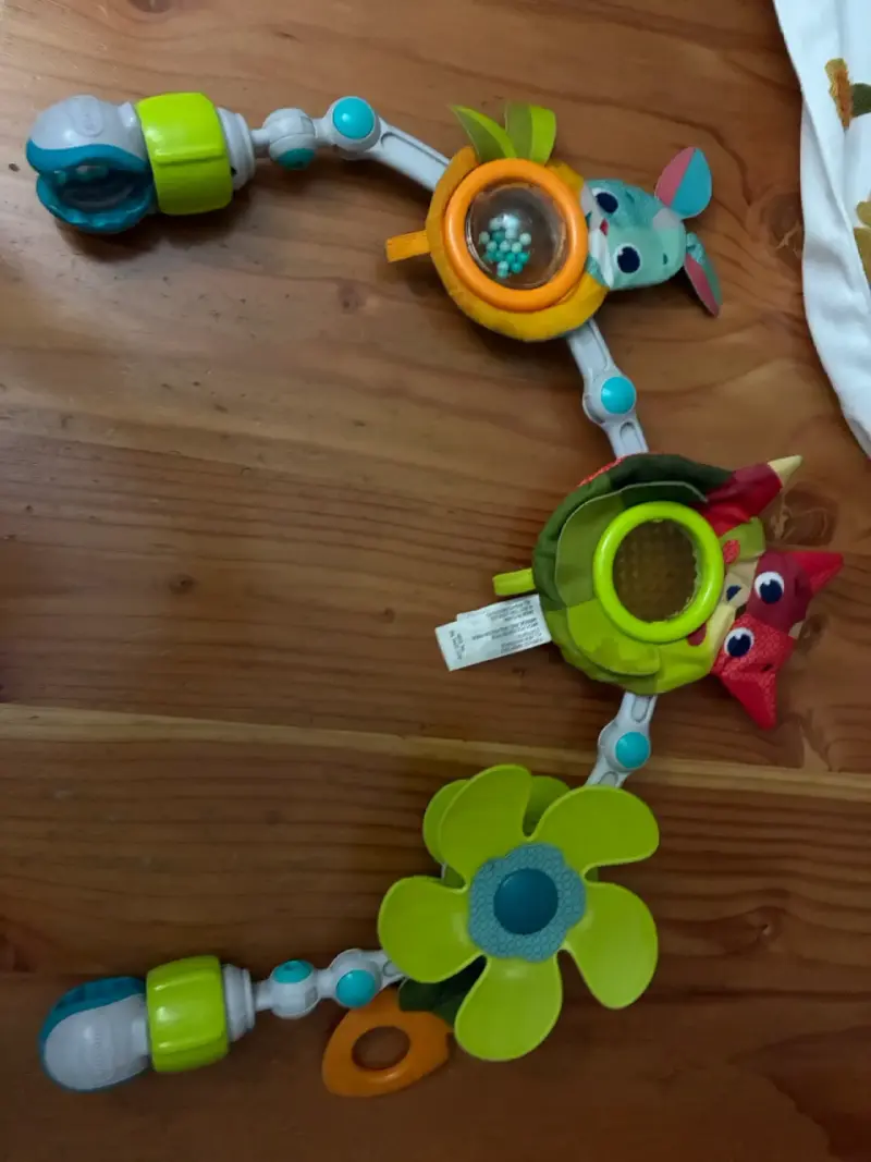 Juguete de actividad para coche de bebé con flores y animales - 2