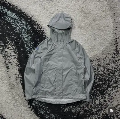 Chaqueta Impermeable Gris L.L.Bean con Capucha - miniatura 1