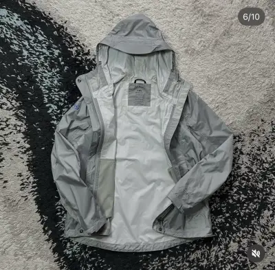 Chaqueta Impermeable Gris L.L.Bean con Capucha - miniatura 3